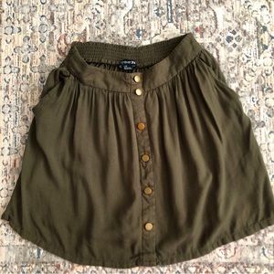 Lightly worn Forever 21 skirt.